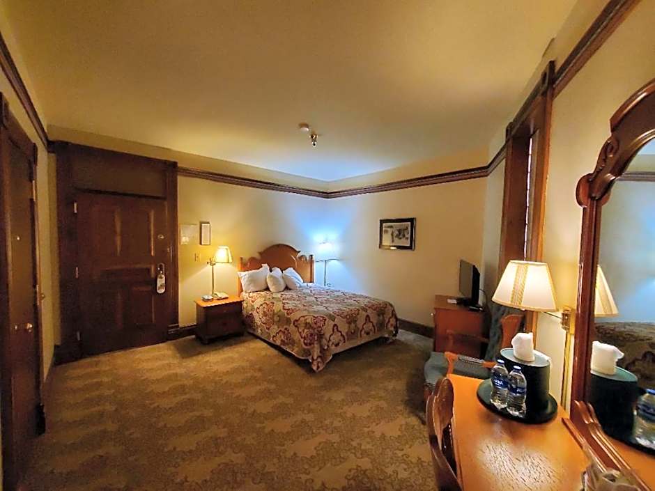 Historic Bullock Hotel