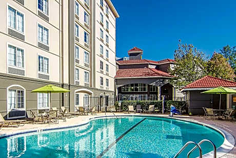 La Quinta Inn & Suites by Wyndham Atlanta Perimeter Medical Center