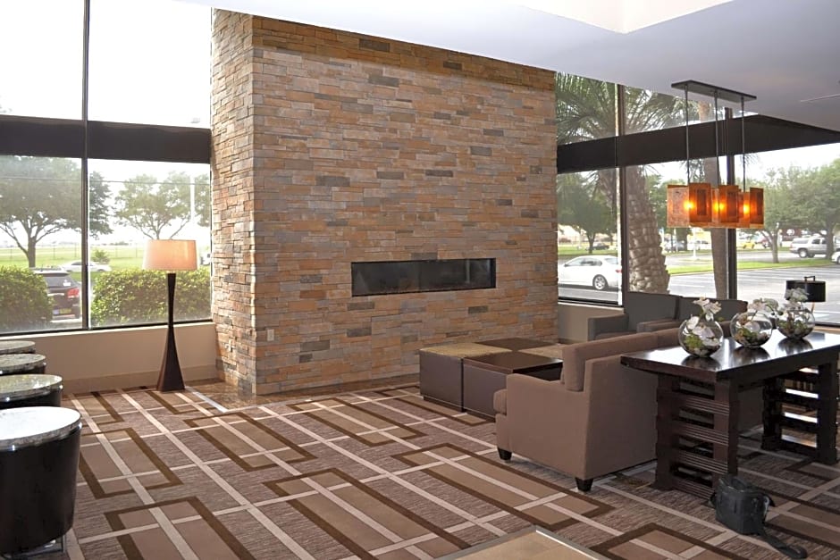 DoubleTree By Hilton Houston Hobby Airport