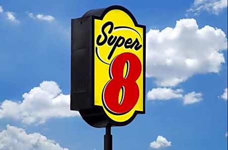 Super 8 by Wyndham Bronx Near Stadium