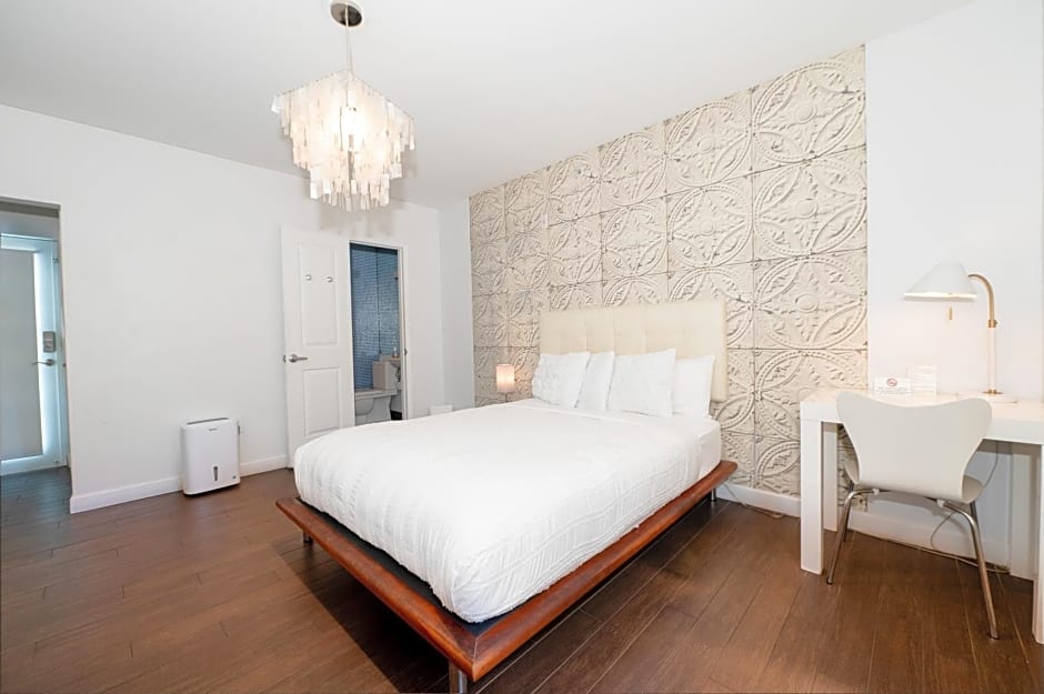 The New Hotel