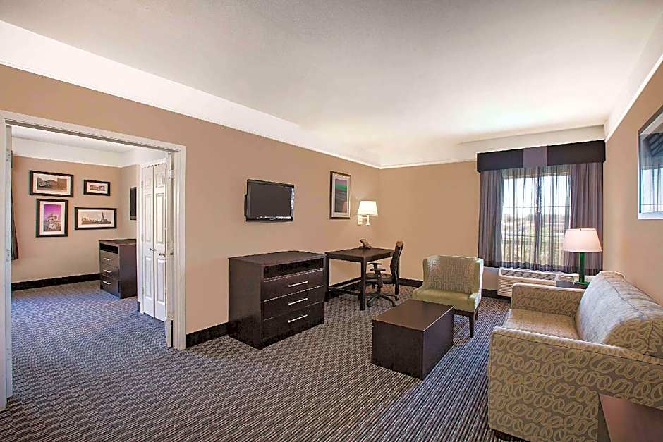 La Quinta Inn & Suites by Wyndham Beaumont West