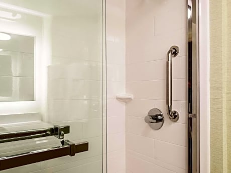 Double Room with Two Double Beds - Disability Access