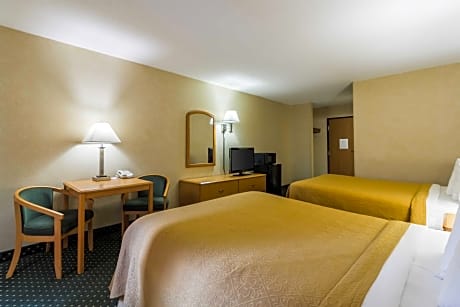 Queen Room with Two Queen Beds - Non-Smoking