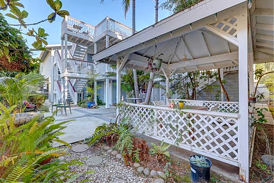 Pelican Cove Inn
