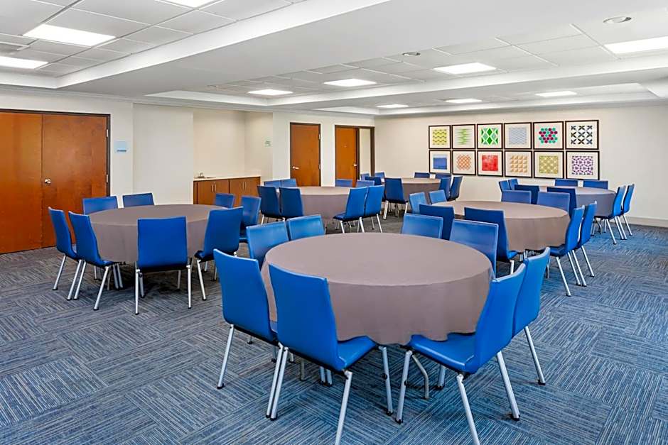 Holiday Inn Express Hotel & Suites Chicago South Lansing