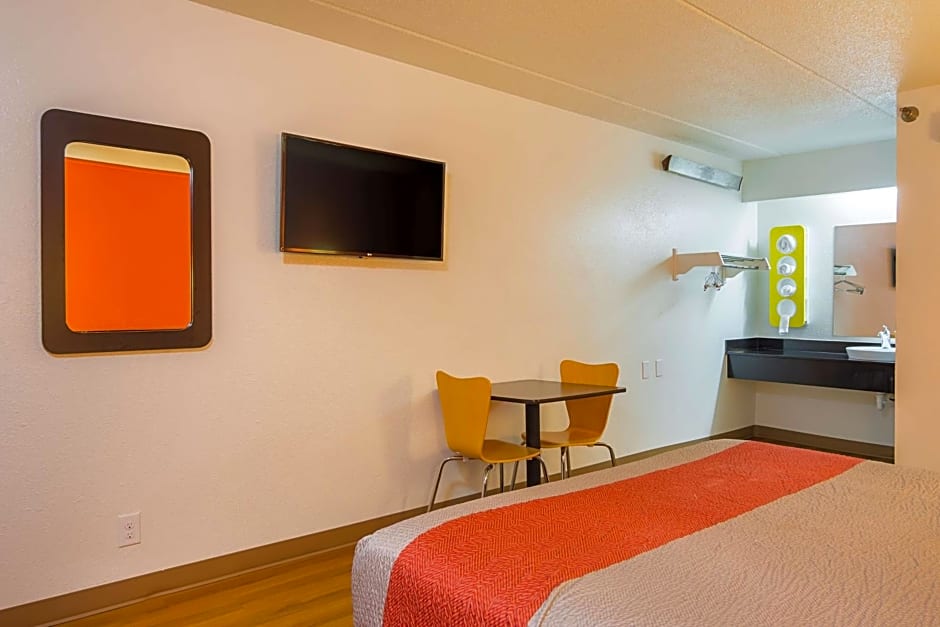 Motel 6-Tucker, GA - Atlanta Northeast