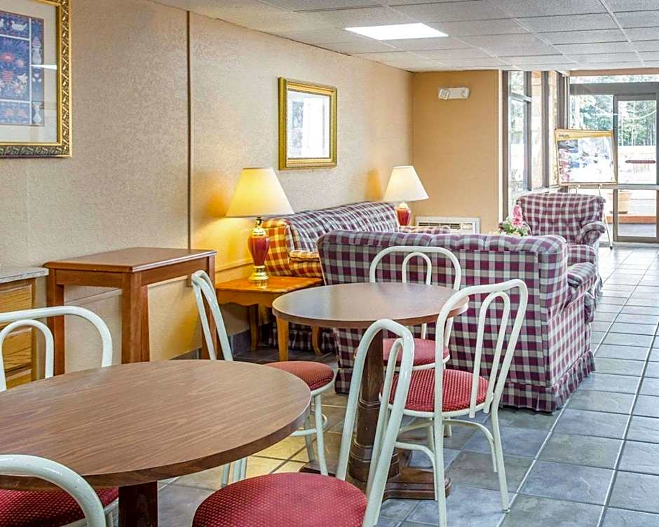 Econo Lodge Stone Mountain