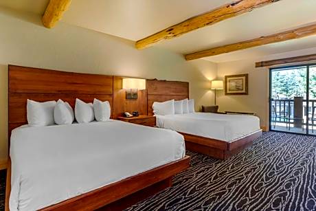 Queen Room with Two Queen Beds and Bath Tub - Mobility Accessible/Non-Smoking
