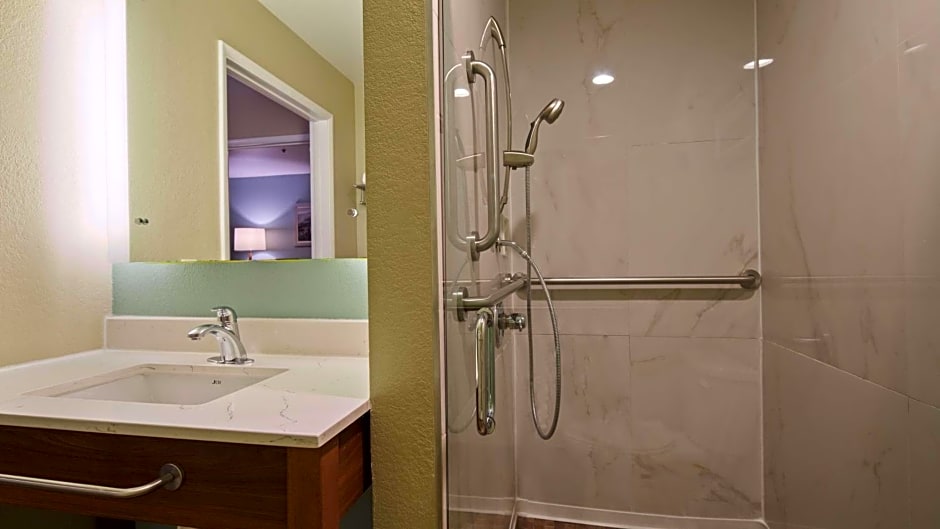 Best Western Carlsbad by the Sea