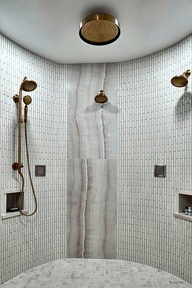Renaissance Shoals Resort & Spa