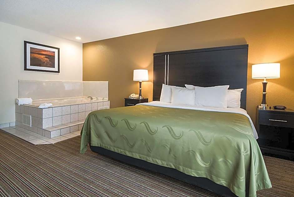 Quality Inn & Suites Granbury