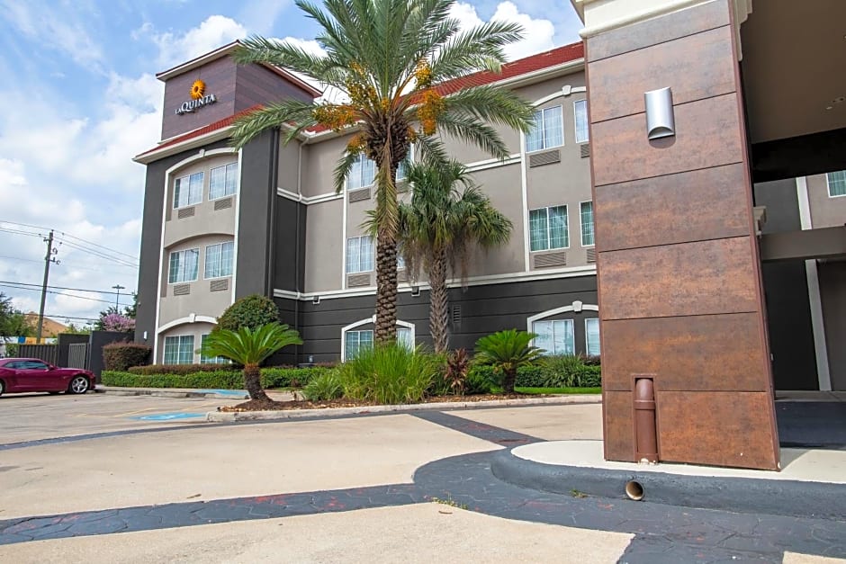 La Quinta Inn & Suites by Wyndham Houston - Normandy