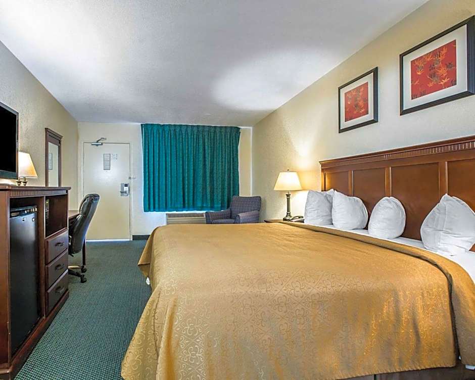 Quality Inn San Diego I-5 Naval Base