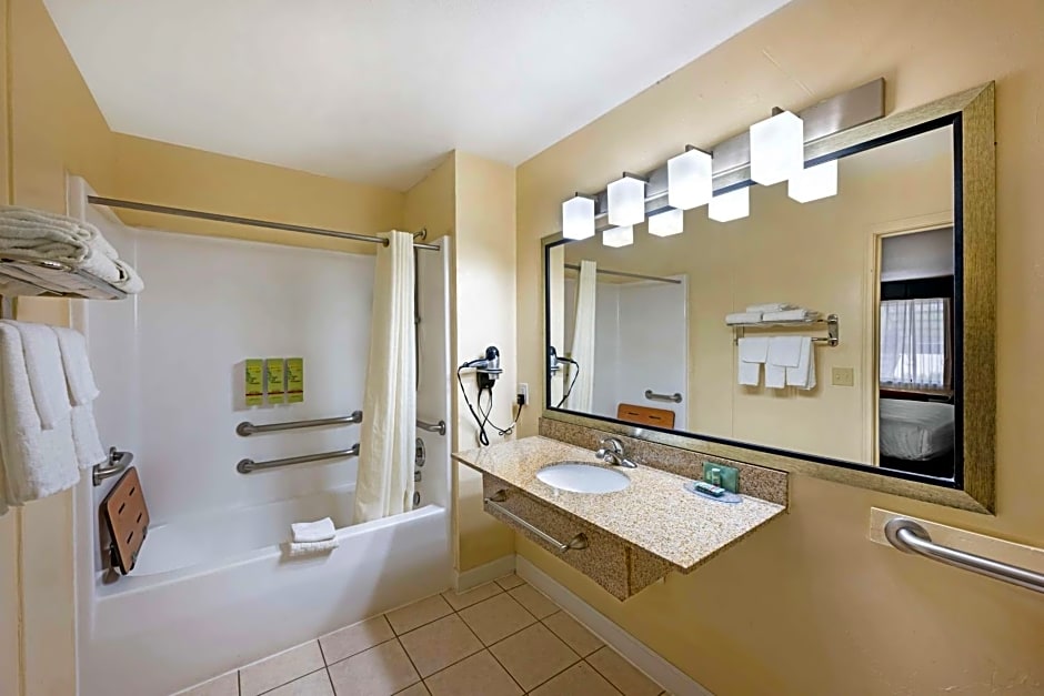 Best Western Snyder Inn