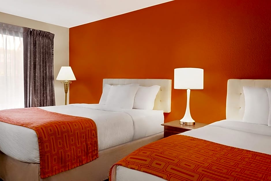 Howard Johnson by Wyndham Chattanooga Lookout Mountain I-24