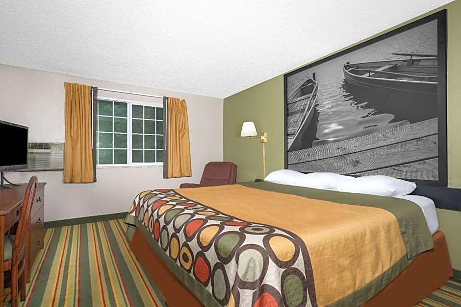 Super 8 by Wyndham Winona MN