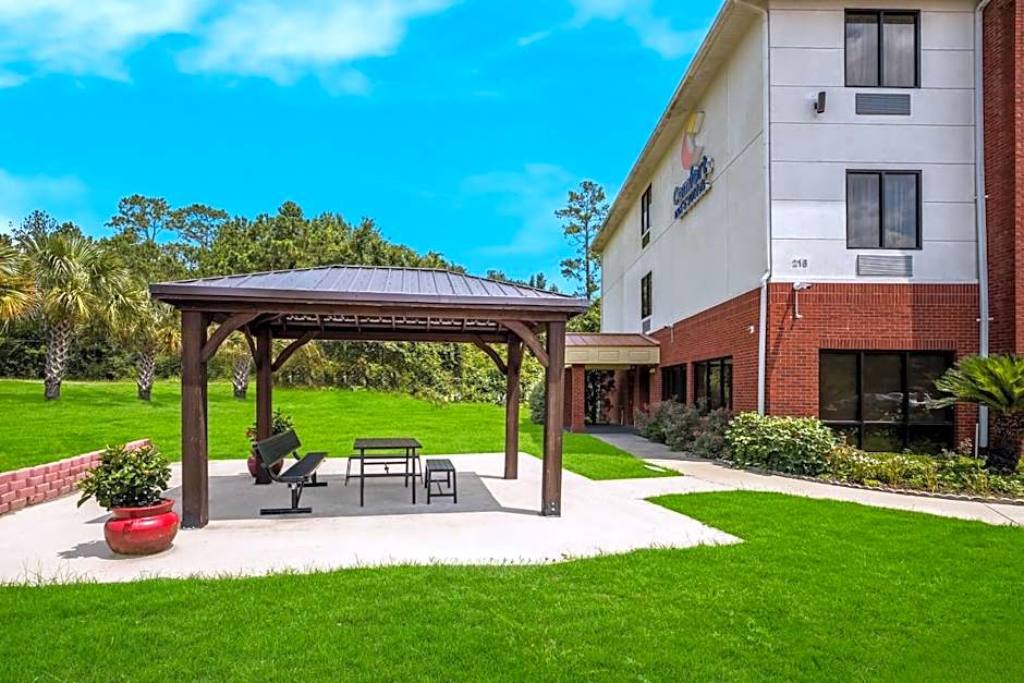 Comfort Inn and Suites 