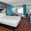 Super 8 by Wyndham McHenry/Fox Lake Area