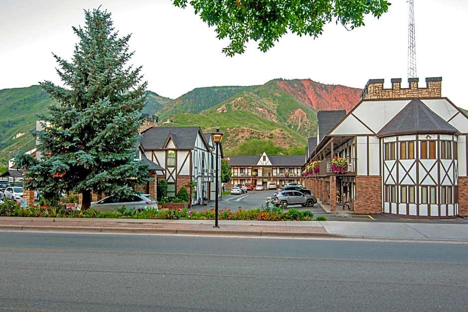 Silver Spruce Inn