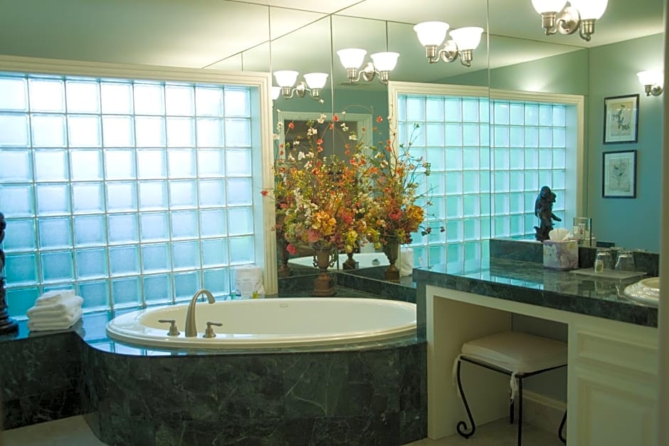 The Sanford House Inn & Spa