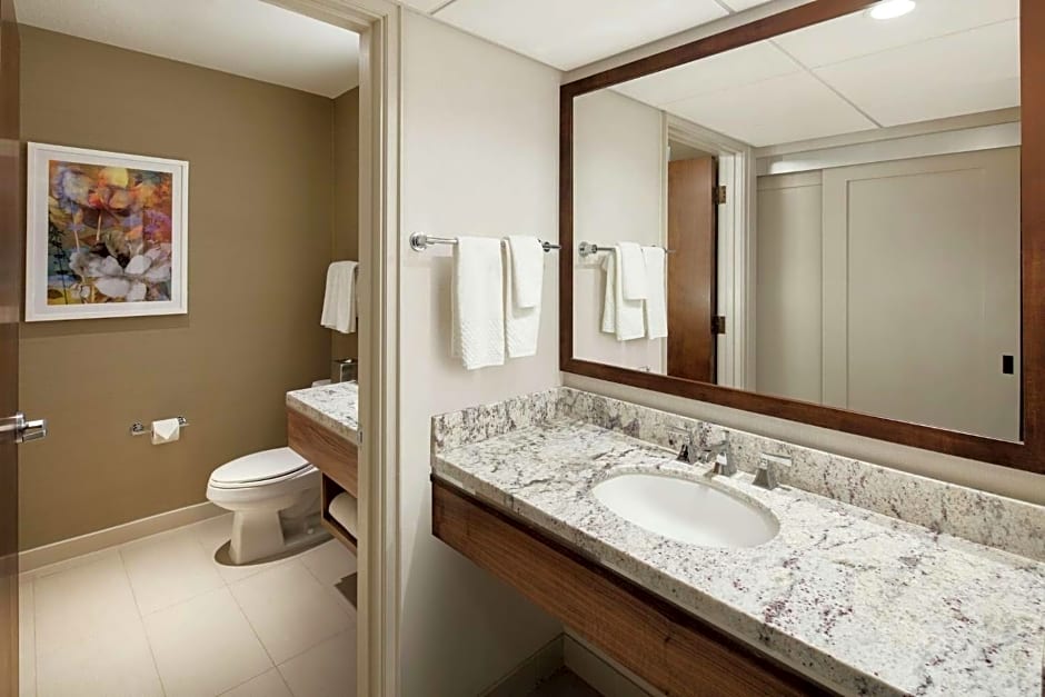 DoubleTree By Hilton Hotel Ontario Airport