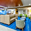 Holiday Inn Express & Suites - Wooster