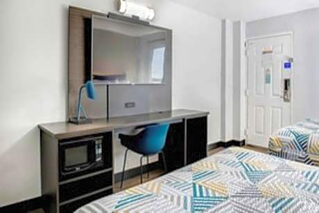 2 Queen Beds | Non-Smoking, Micro fridge