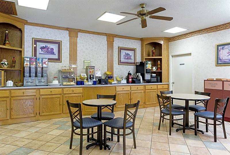 Rodeway Inn & Suites Manchester