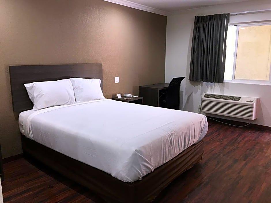 Baymont by Wyndham Bakersfield