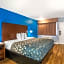 Econo Lodge Inn & Suites I-64 & Us 13