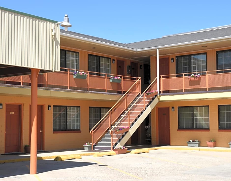 Esquire Inn