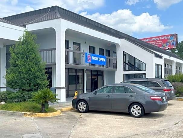 Motel 6 Baton Rouge East, LA I12
