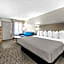 Quality Inn & Suites At Dollywood Lane