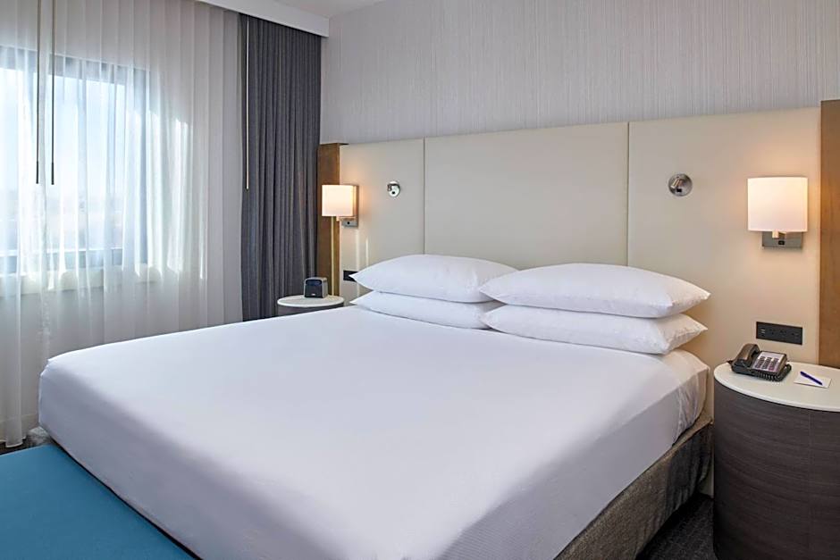 Delta Hotels by Marriott Detroit Novi