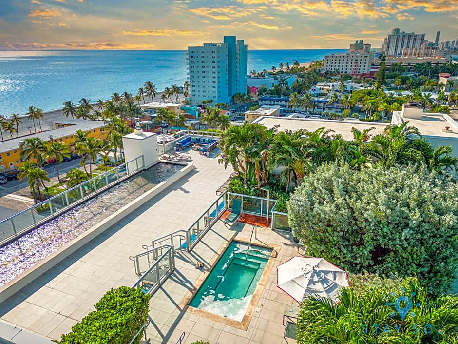 New Studio - Hollywood Beach Bliss for 2