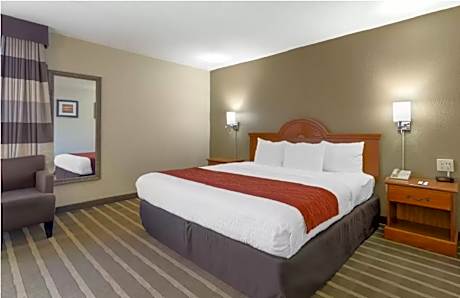 1 King Bed, Efficiency, Nonsmoking