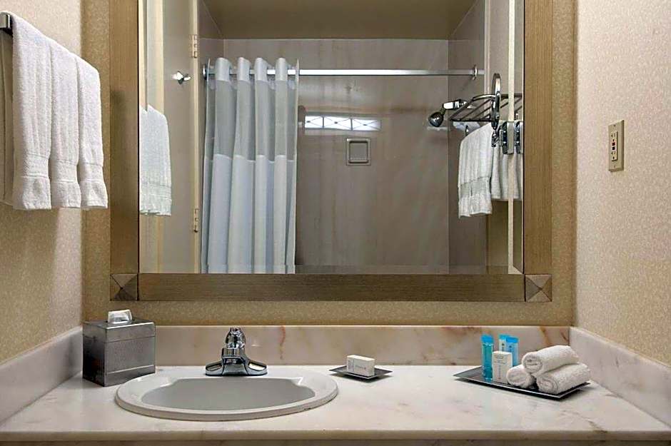 Hilton Oakland Airport