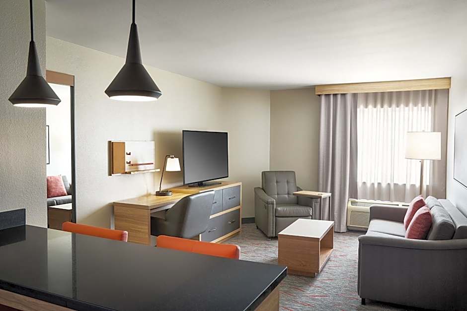 Candlewood Suites Milwaukee Airport - Oak Creek