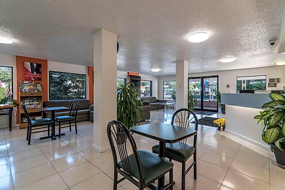 MOTEL 6 - Albany, NY - Airport
