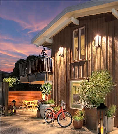 The Cottages Hotel