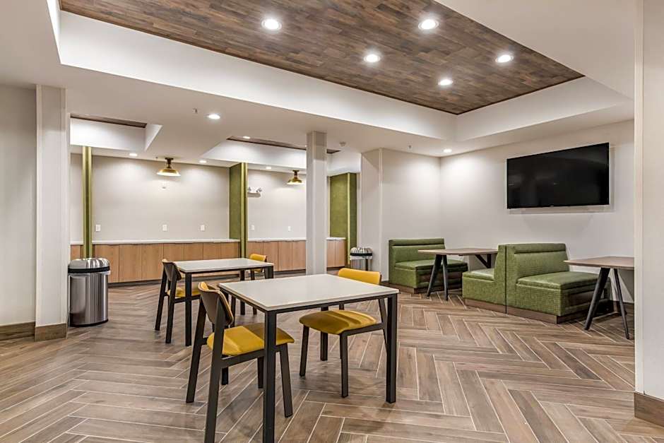 Fairfield by Marriott Inn & Suites Greensboro Coliseum Area