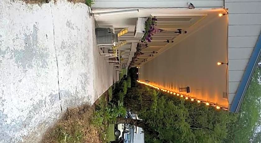 Yankee Trail Motel