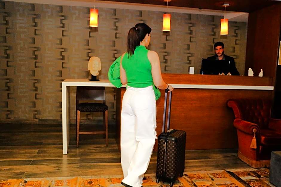 HOtello guest suites