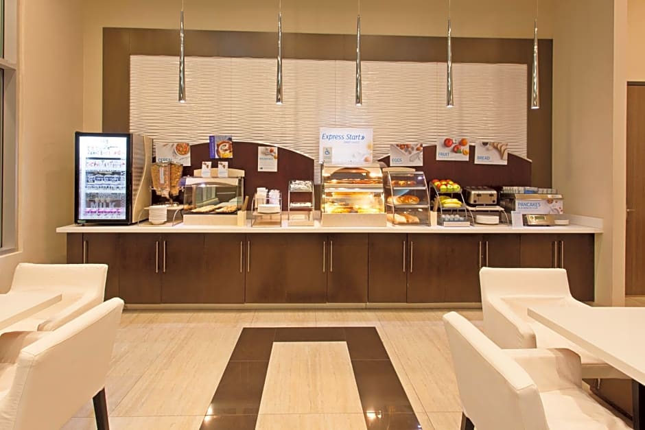 Holiday Inn Express North Hollywood Burbank Area