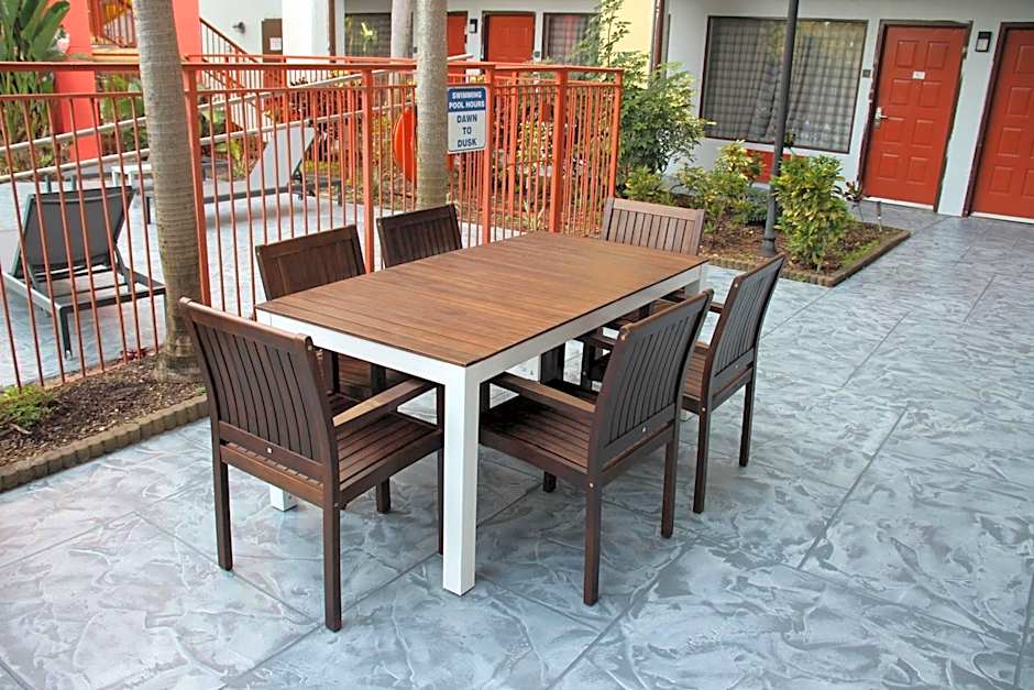 Boca Suites Deerfield Beach, SureStay Collection by BW