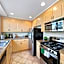 Beverly Hills Glamour Oasis 2 BR Apt with Parking 304
