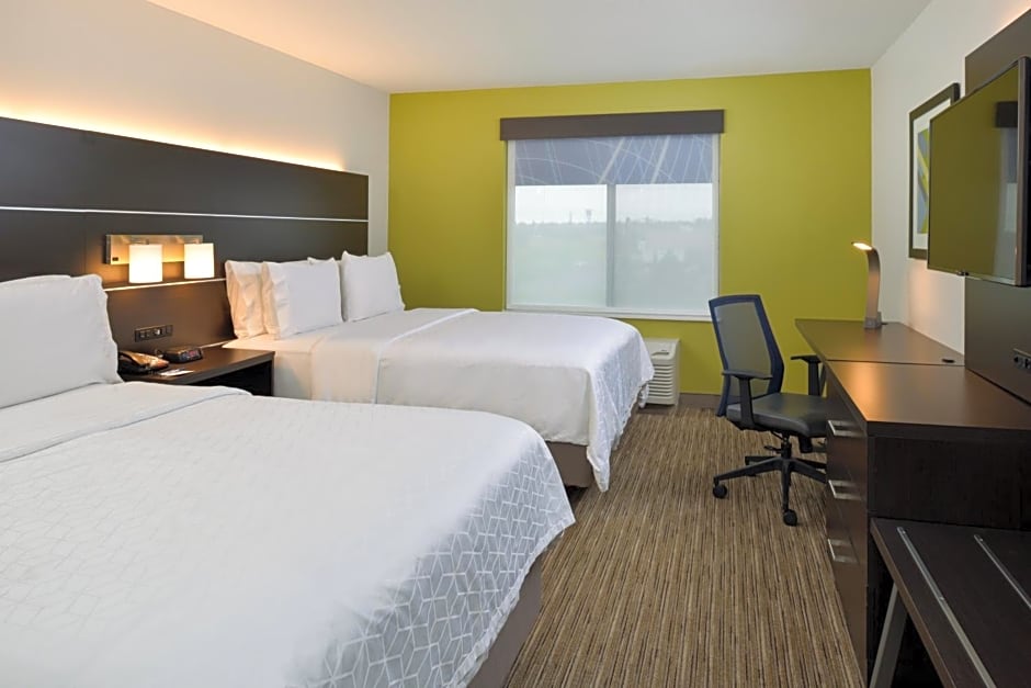 Holiday Inn Express & Suites Pueblo
