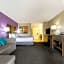La Quinta Inn & Suites by Wyndham Pomona