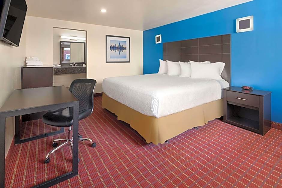 Travelodge by Wyndham Manhasset